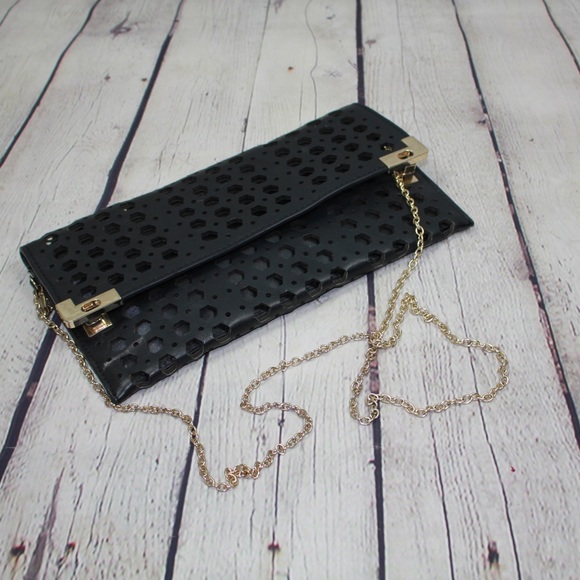 Clutch - Picture 3 of 4